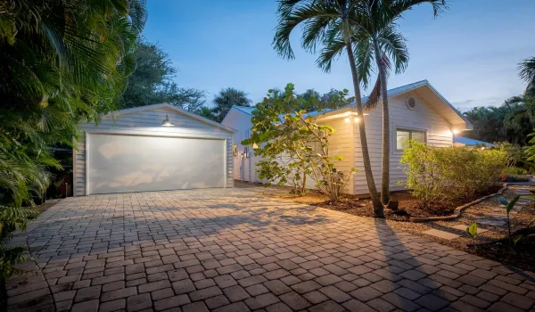 547 SW Riverview St, Stuart, FL 34994 -