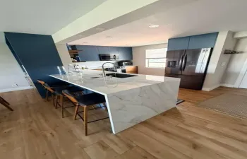 entry / kitchen