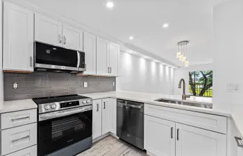 007-7192HuntingtonLane-DelrayBeach-FL-33