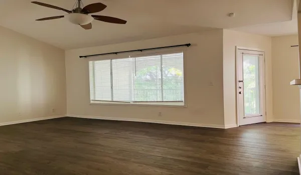 Living room 6