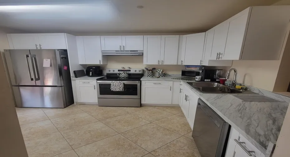 BRAND NEW 2026 UPDATED CUSTOM KITCHEN