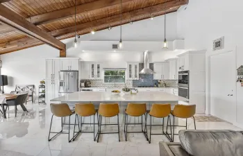 1-web-or-mls-6031 NW 4th Ave_008