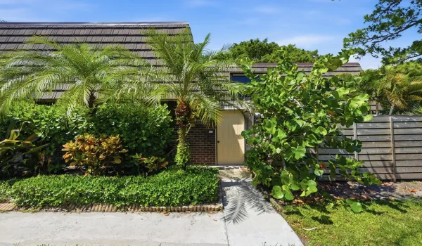 1519 15th Terrace Palm Beach Gardens FL townhome exterior Glenwood PGA National