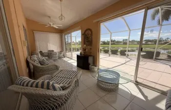Panoramic lake views!