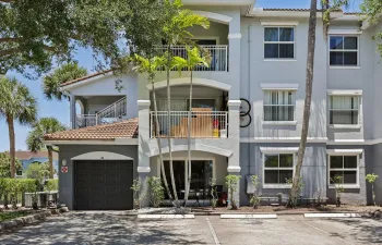 32-web-or-mls-NW 1st Ct 11101-S0905-032