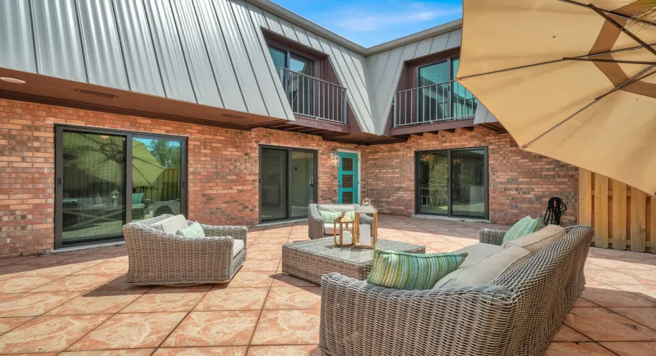 Fenced Private Courtyard