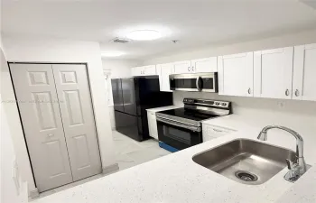 Full Kitchen with Pantry Closet