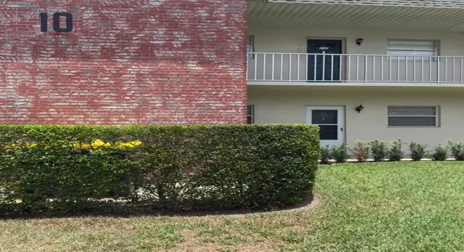 Ground floor unit 10-102