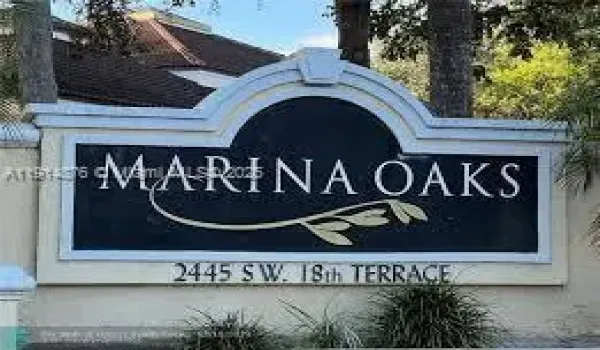 Matrina oaks sign