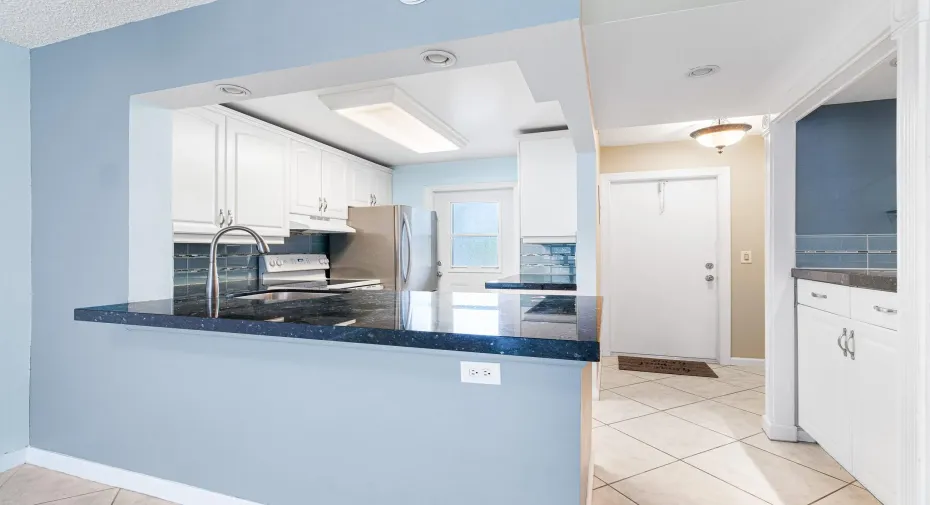 Kitchen & Entry
