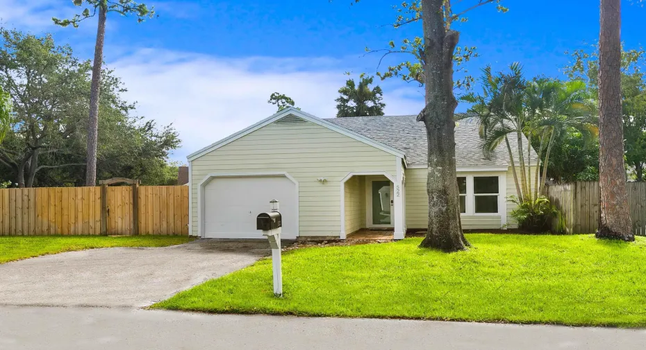 522 Goldenwood Way