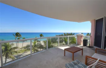 Direct Ocean view from balcony