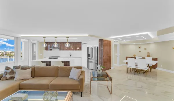Living Room / Dining