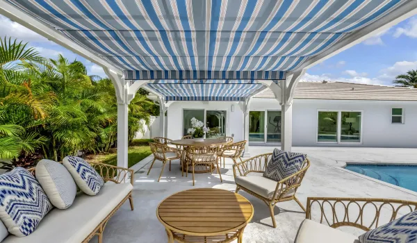 GORGEOUS OUTDOOR SPACE