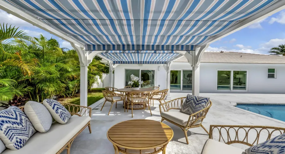 GORGEOUS OUTDOOR SPACE