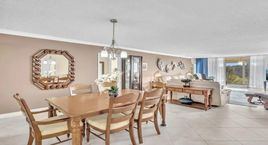 Large 3 bed 2.5 Bath Condo