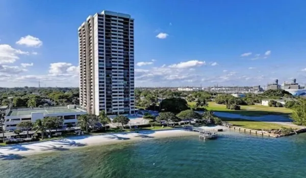 INTRACOASTAL FRONT BUILDING