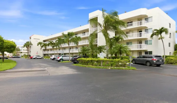 Fountainview at Spring Lakes Condominium