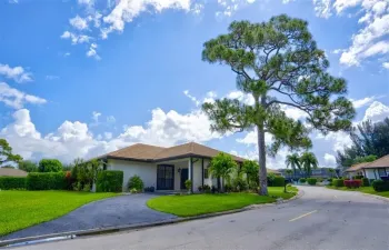 429 Pine Villa Dr Lake Worth, FL 33462