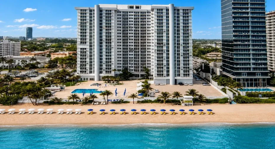 COASTAL LIVING AT ITS BEST. INCLUSIVE POOLSIDE AND BEACH SERVICES.