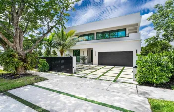 Welcome to this stunning modern home located in the heart of Victoria Park