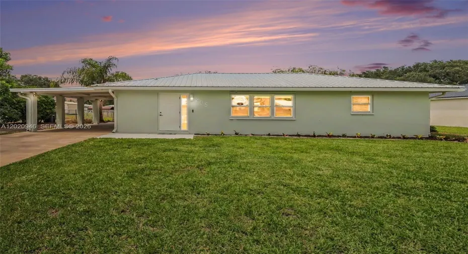205 E SUGARLAND CIR 
CLEWISTON, FL 33440