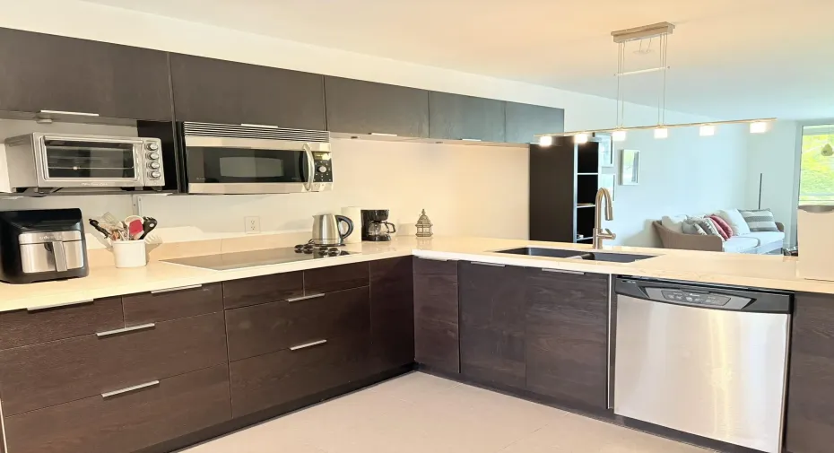Unfurnished 1BR 2Full Baths