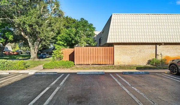 Parking / 2 assigned spots