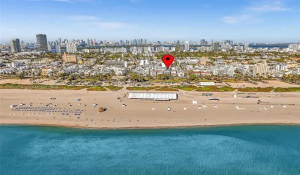Perfect Location, in the heart of Sobe, across from the Beach and Lummus Park