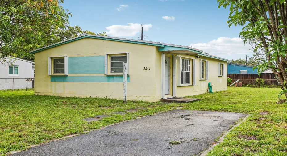 1-web-or-mls-N 70th Ter-S1905-001