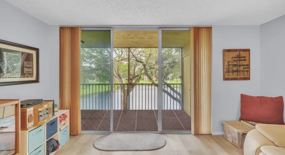 4 Living Area (2)