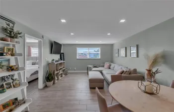Modern & bright living room