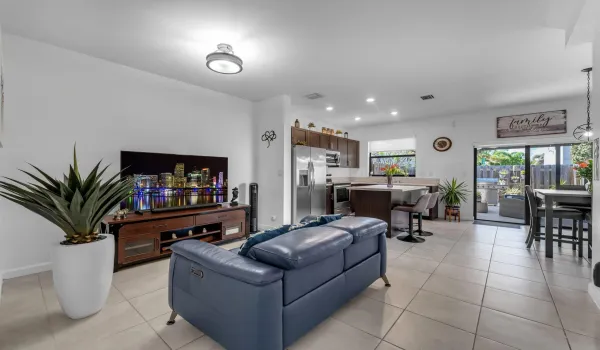5-web-or-mls-11821SW245th-5