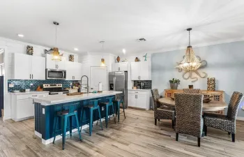 Kitchen & Dining