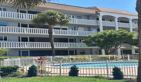 490 107 front building