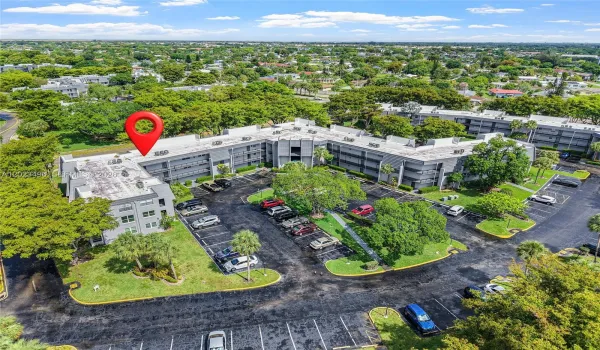 9091 Lime Bay Apto 304 Tamarac FL 33321