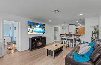 8-web-or-mls-A7406236