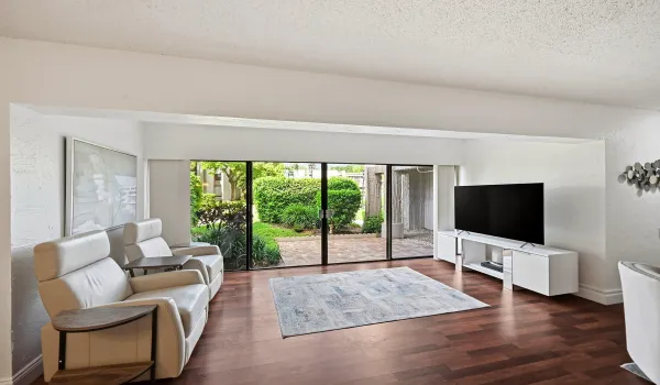 HUGE OPEN FAMILY ROOM