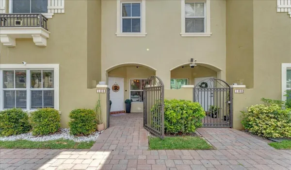 white stone adds curb appeal with private porch