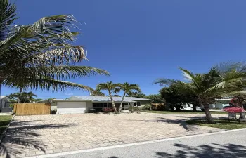 LARGE CIRCULAR DRIVEWAY