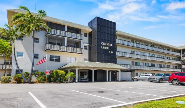 941 Crystal Lake Dr Deerfield Beach-5