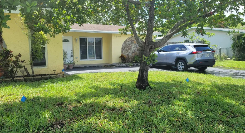 Front view of property