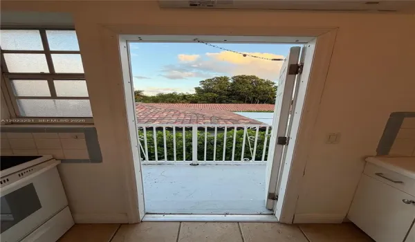 Back​​&zwnj;​​​​&zwnj;​​&zwnj;&zwnj;​&zwnj;&zwnj;​​​&zwnj;&zwnj;​&zwnj;​&zwnj;​&zwnj;​​​&zwnj;​​ door