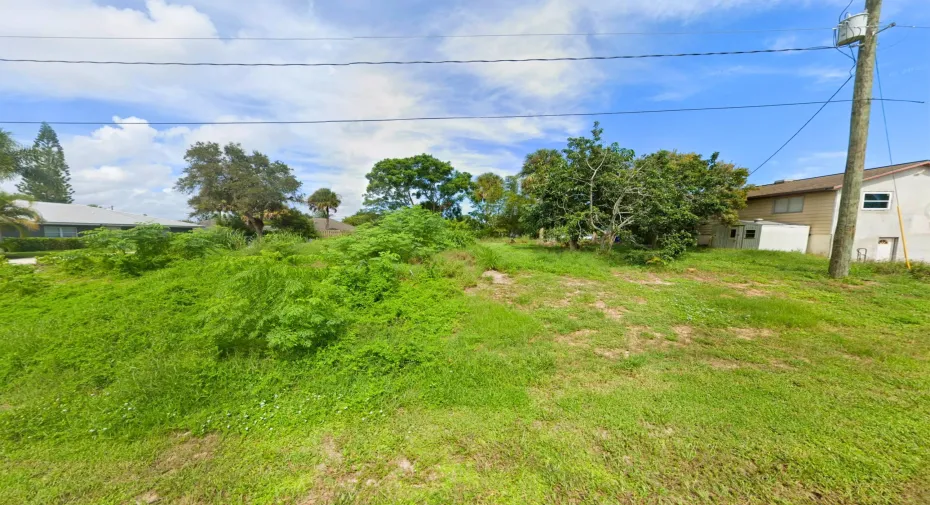 320 SW LOT