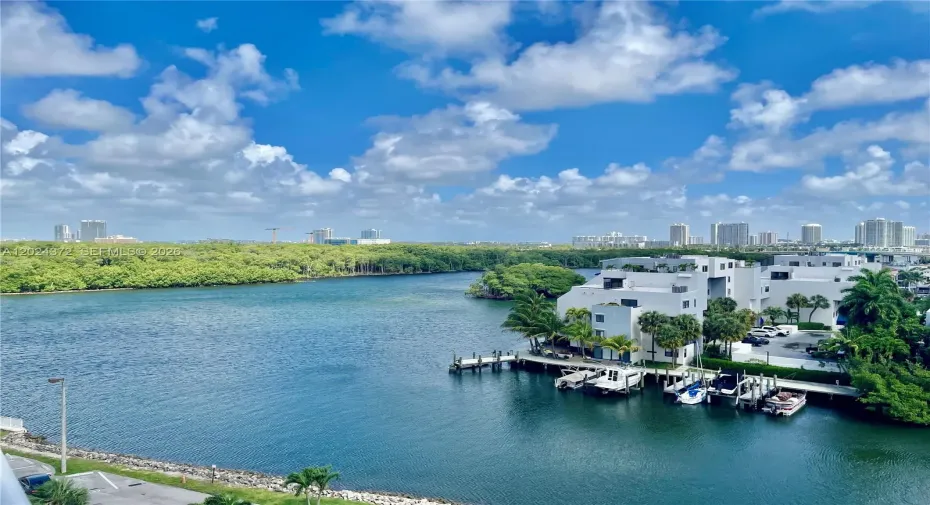Oleta and the bay - Great vista
