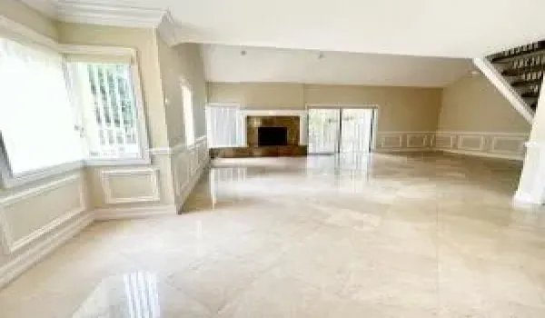 3021 FLorida Open and Spacious