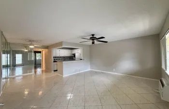 Living Room/Dining Area