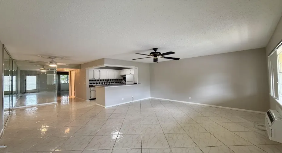 Living Room/Dining Area