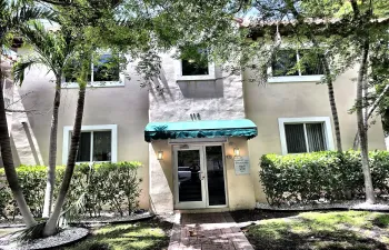 01_Exterior_Building_Entrance
