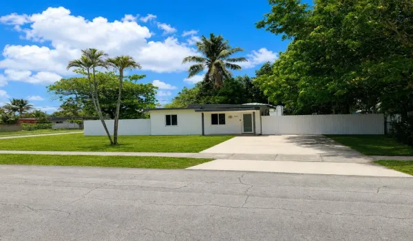 1100 NW 141st outside